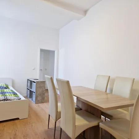 Work & In Apartmán Leverkusen