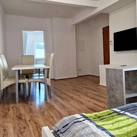 Work & In Apartmán Leverkusen